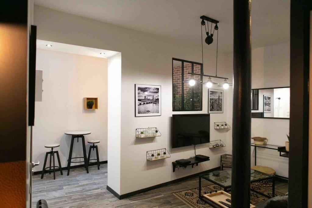 Апартаменты Loft De Courcaille - Balneo - Free Parking - Wifi Орлеан Экстерьер фото
